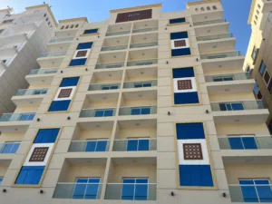 شقة للايجار في قرية الاميره