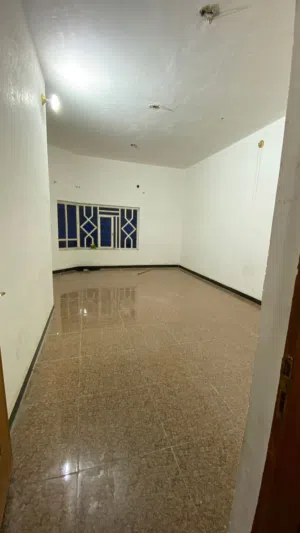 بيت للايجار بدور النفط على شارع عريض