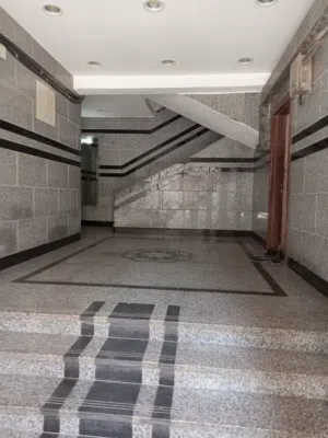 شقه 125م2  3غرف ورشبشن قطعتين