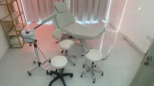 للبيع أدوات صالون نظيفه ولم تستخدم