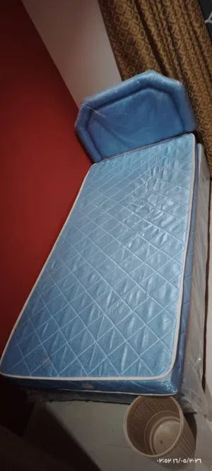 Single bed, unused,Medical mattress سرير لشخص واحد دوشق طبي