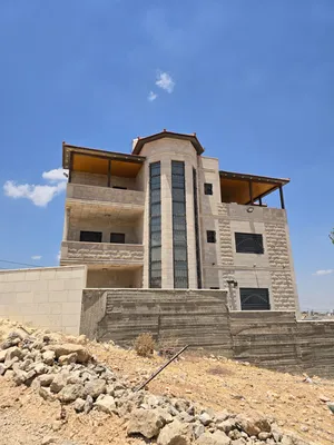 More than 6 bedrooms . More than 6 bathrooms . 700 m22