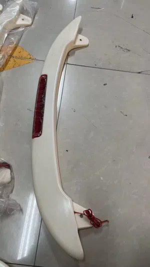 جناح تويوتا يارس
