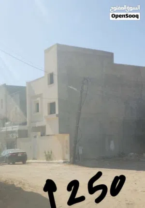 250 m2 More than 6 bedrooms Townhouse for Sale in Tripoli Al-Karuba