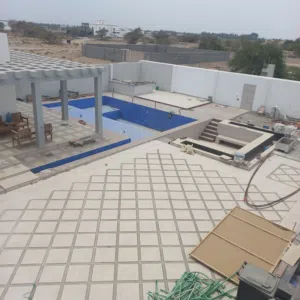 انجاز لإحواض السباحة 