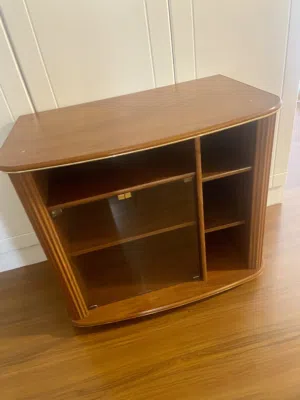 TV stand in wood and glass Like new · Brown and Transparent · Glass and Wood