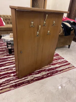 خزانه وعلاقه ملابس