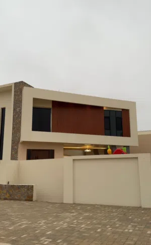 5 Bedrooms Chalet for Rent in Dhofar Salala
