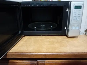 مايكرويف نوع Ocean شبه جديد للبيع