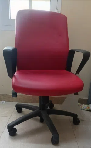 2 كرسي بحالة ممتازة للبيع