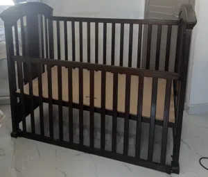 سرير أطفال كرسي أطفال متحرك