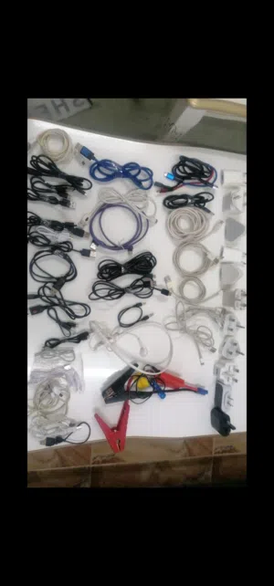 للبيع 11 ادابتر 7 وايرات لايفون 5 وايرات لهواواي تايب سي 16 واير سامسمونج نوع صغير وباور بانك بلك شا