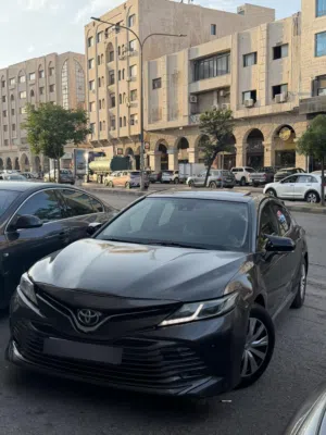 تويوتا كامري 2019 فل كامل وارد المركزيه