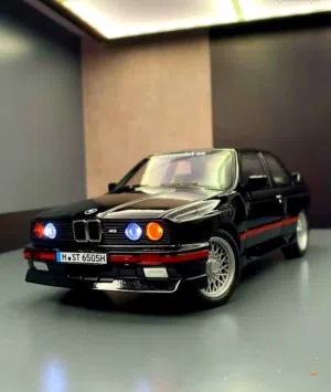 مجسم BMW M3 حديد قياس 1/24 بتفتح كل الابواب وكاله..