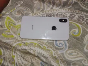 iPhone X 64GB  100% battery life