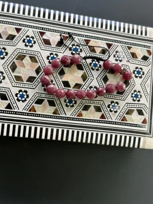 للبيع ياقوت طبيعي