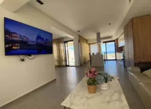 شاليه للبيع بالتكييفات صف اول كريستال لاجون