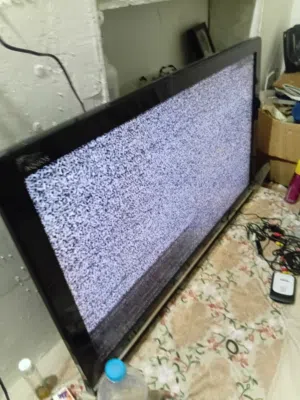 شاشه سوني 43 فيه خط اسود بس تشتخل الصور بختفي