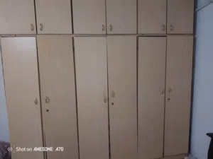 اثاث منزلي خزانه طابقين مع بيرو