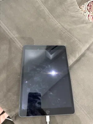 It is an iPad 9th generation 500up for negotiations iPad تسعة Generation 64 جيجا 5 500 riyal only
