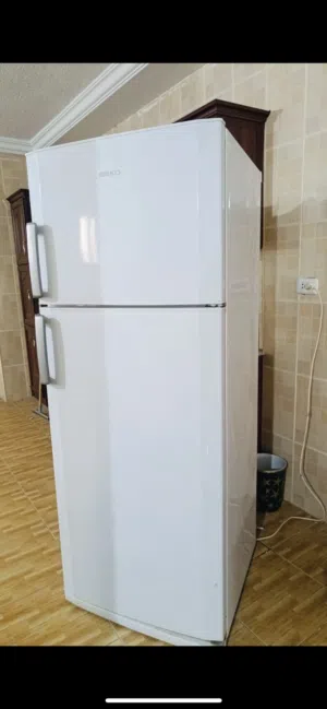 ثلاجه للبيع بحالة جيدة جدا