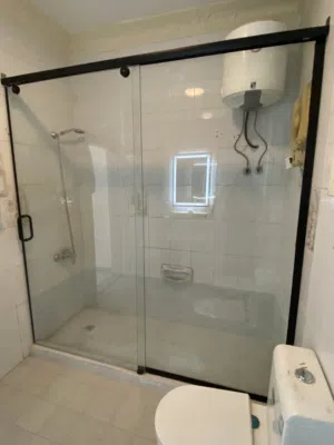 زجاج سكوريت ومرايات واستركشر