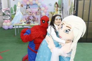 شخصية كرتونية فروزن ( إلسا ) لأعياد الميلاد وحفلات الأطفال