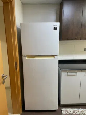 ثلاجة سامسونج 18 قدم  Samsung 18 cu ft Refrigerator