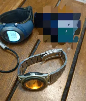 ساعة من النوادر جي بي اس جارمن مع ساعة كاسيو  garmin Forerunner 405 gps & casio AW-80D-7AV