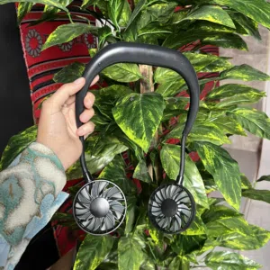 مروحة رقبة عملية قابلة للارتداء بتصميم Hands Free، مناسبة للاستخدام اليومي وتمنحك تهوية مباشرة