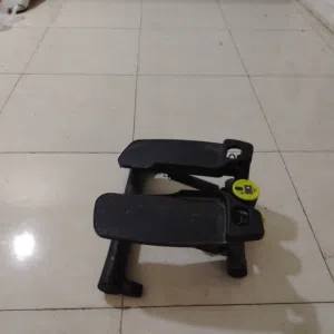 جهاز لتمرين الرجلين يضعفهم