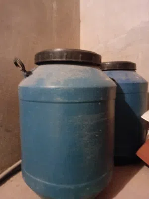 براميل بلاستك سعة كبيرة مع غطاء محكم للاغلاق