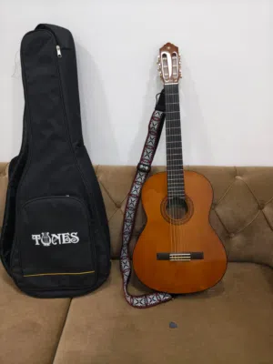 Like-New Yamaha CX40 Electro-Classical Guitar + Accessories – Barely Used!