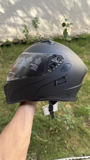 خوذة دراجة بالة الماني جديد خصم 50% اقل من سعر الوكالة يمي اصلية مع كامل الضمانات اقرة  الوصف