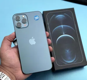 عرض خااص : iPhone 12 pro max 256gb هاتف بحالة الوكالة بدون اي شموخ أو ماشكل و بأقل سعر من دكتور فون