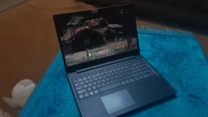 جهاز لابتوب للبيع (Lenovo V15‐IIL)