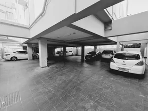 5+ floors . 1 m2 . Agent2