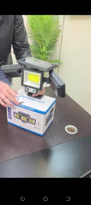 كشافات طاقة شمسية – إنارة + توفير + أمان إضاءة قوية ومحمول  مناسب للتخييم – الطوارئ – الرحلات