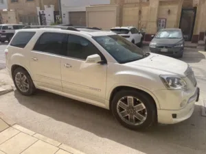 For Sale: 2009 White GMC Acadia - Riyadh