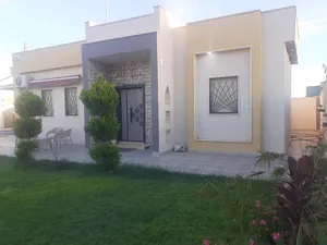 115 m2 2 Bedrooms Townhouse for Rent in Tripoli Tajura