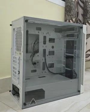 كيس من شركة deepcool في قمة النظافة ما يشكي من شي والحجم الكبير شوف الوصف