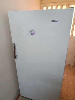 فريزر فلكو مستعمل بحاله ممتازه كبيره الحجم للبيع