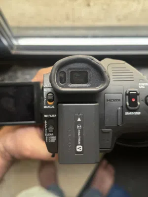 للبيع: Sony AX700 احترافية (4K)