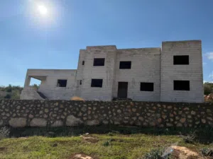 More than 6 bedrooms . More than 6 bathrooms . 505 m22