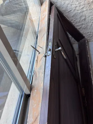 ابواب داخلية وباركية للبيع