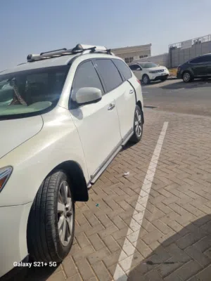 Used Nissan Pathfinder in Sharjah