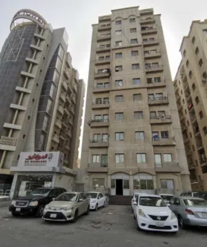 مطلوب شخص لمشاركة سكن مؤقت مع شخص واحد فقط الفروانية من 6/14    الى 9/1
