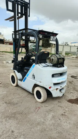 رافعه شوكيه للبيع نوع UNICARRIERS موديل 2018 حموله 2 طن ونص ارتفاع السبايه 3 م تعمل على غاز وبنزين