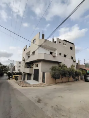 ٣ غرف نوم . حمّامين . 220 م٢2