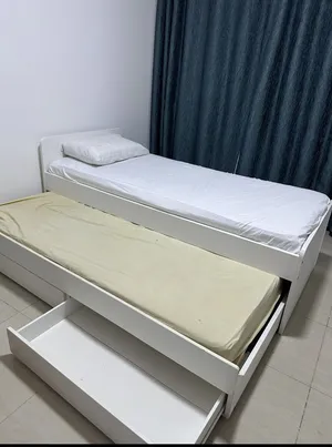 سرير من ايكيا مستعمل 3 شهور بحالة ممتازه اشتريته  من المحل